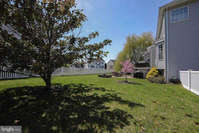 1 LORD LN, West Deptford, NJ 08086