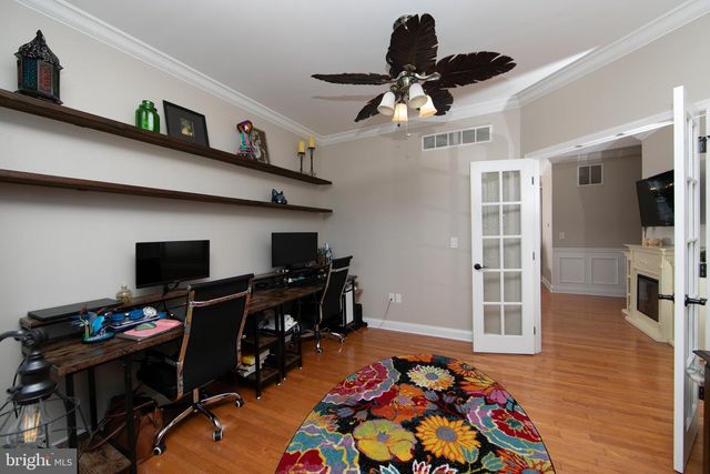 1 LORD LN, West Deptford, NJ 08086