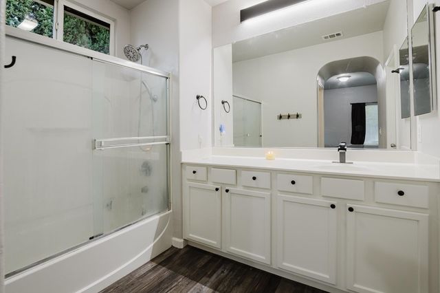 490 Summer Garden Way, Sacramento, CA 95833