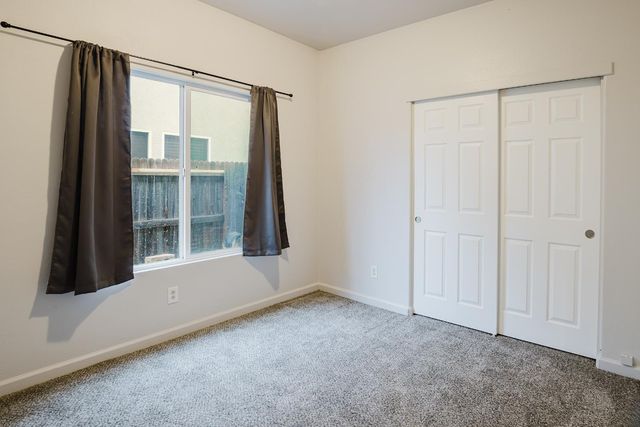 490 Summer Garden Way, Sacramento, CA 95833