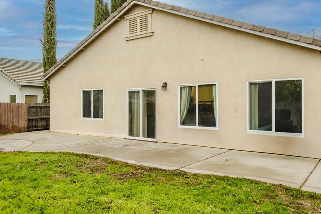 490 Summer Garden Way, Sacramento, CA 95833