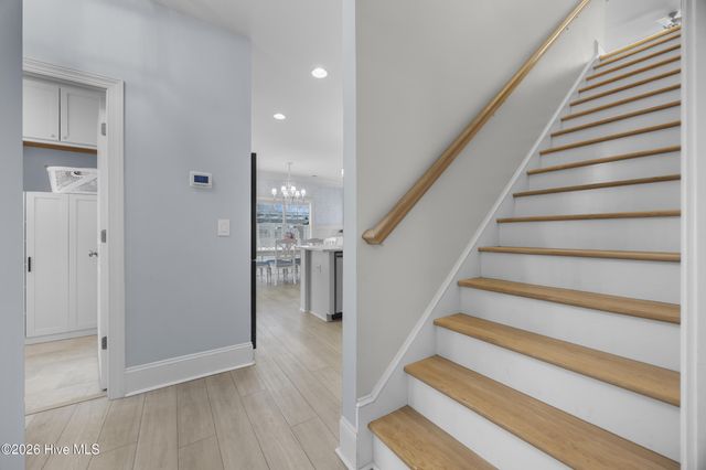 16 W Singing Avenue, Hampstead, NC 28443