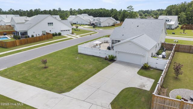 16 W Singing Avenue, Hampstead, NC 28443