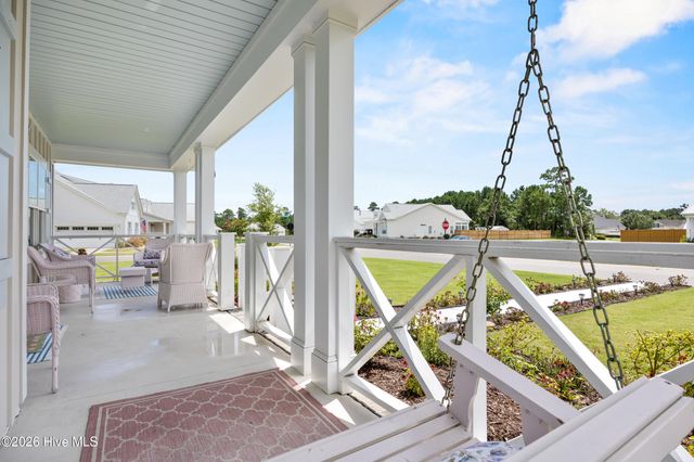 16 W Singing Avenue, Hampstead, NC 28443