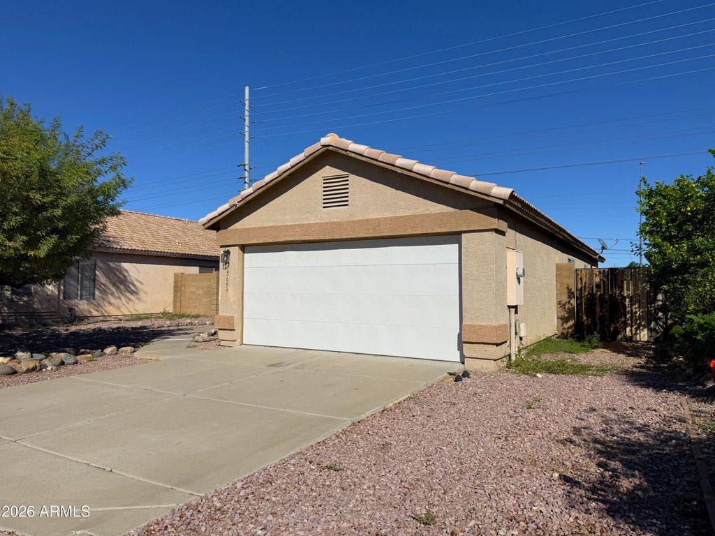 15659 N GIL BALCOME Street, Surprise, AZ 85374 — photo 2