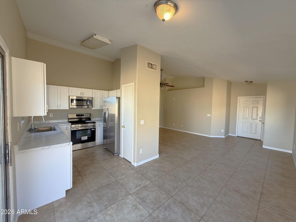 15659 N GIL BALCOME Street, Surprise, AZ 85374 — photo 4