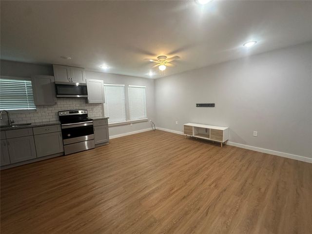6610 Haight Street B, Houston, TX 77028