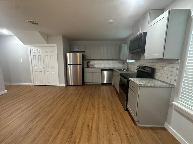 6610 Haight Street B, Houston, TX 77028