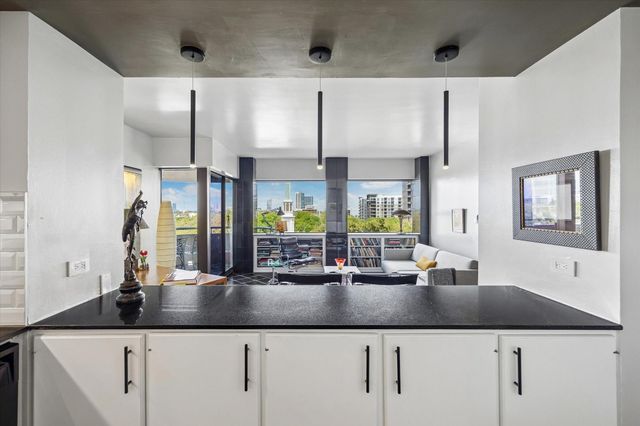 5000 Montrose Boulevard 6A, Houston, TX 77006