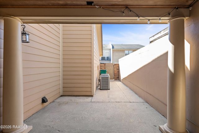 305 Halcott Drive 122, Lafayette, LA 70503