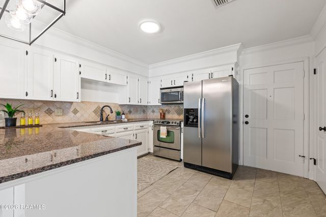 305 Halcott Drive 122, Lafayette, LA 70503