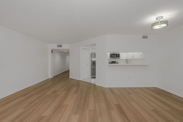 13800 SW 14th Street 211, Pembroke Pines, FL 33027