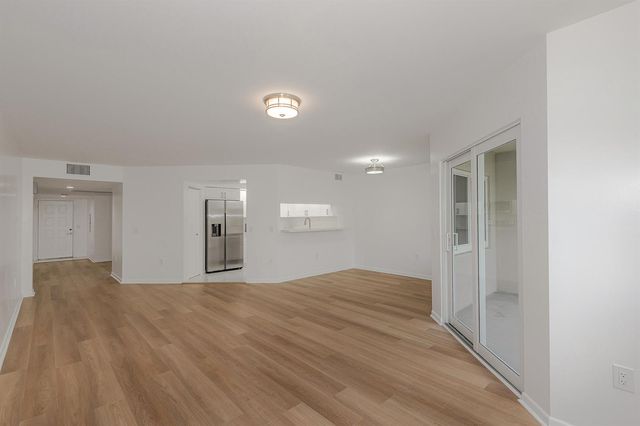 13800 SW 14th Street 211, Pembroke Pines, FL 33027