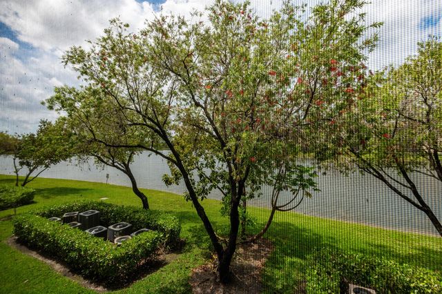 13800 SW 14th Street 211, Pembroke Pines, FL 33027