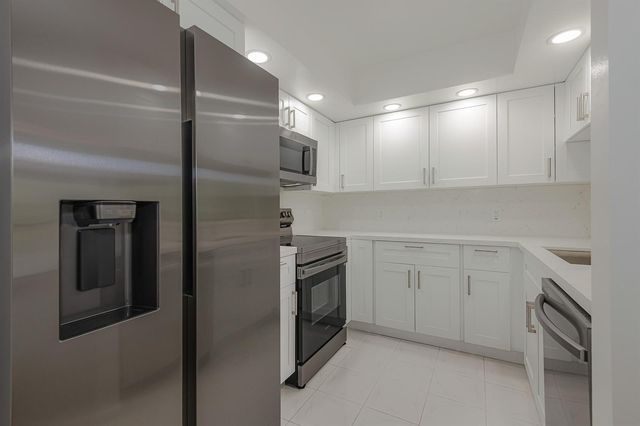 13800 SW 14th Street 211, Pembroke Pines, FL 33027