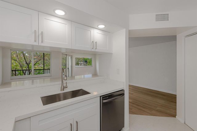 13800 SW 14th Street 211, Pembroke Pines, FL 33027