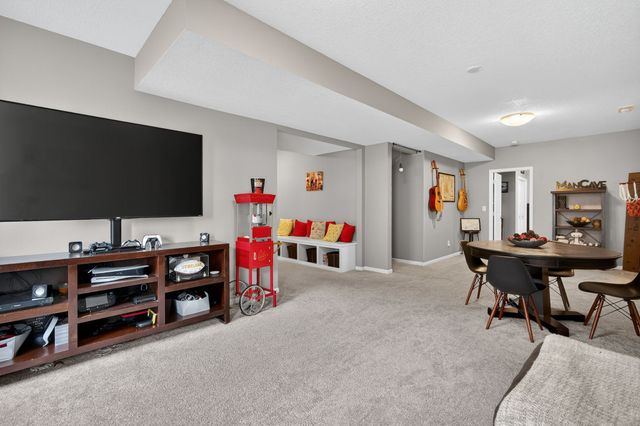 318 W High Road, Norwalk, IA 50211
