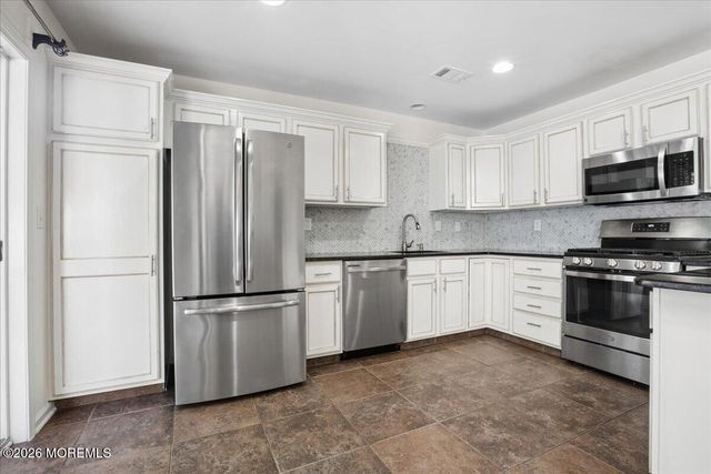 3 Whitemarsh Drive, Manalapan, NJ 07726