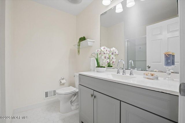 3 Whitemarsh Drive, Manalapan, NJ 07726