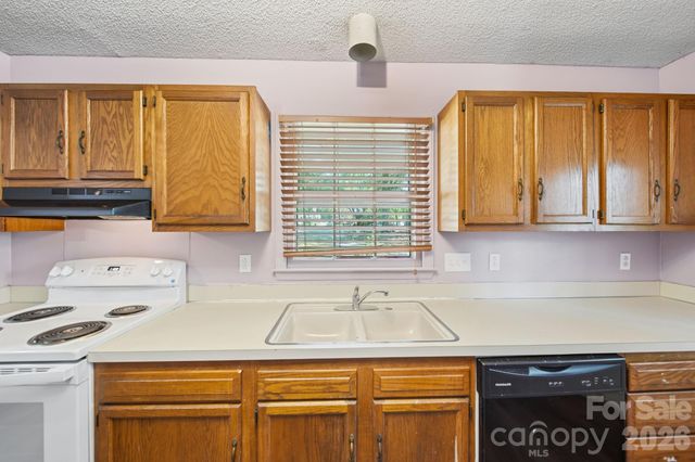 4301 Claybury Court, Charlotte, NC 28227