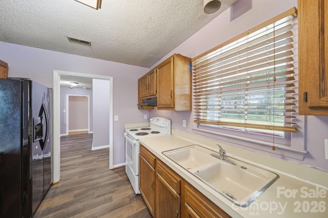 4301 Claybury Court, Charlotte, NC 28227