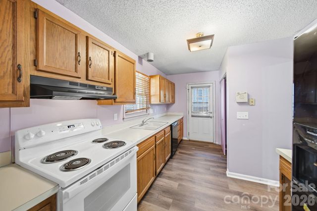 4301 Claybury Court, Charlotte, NC 28227