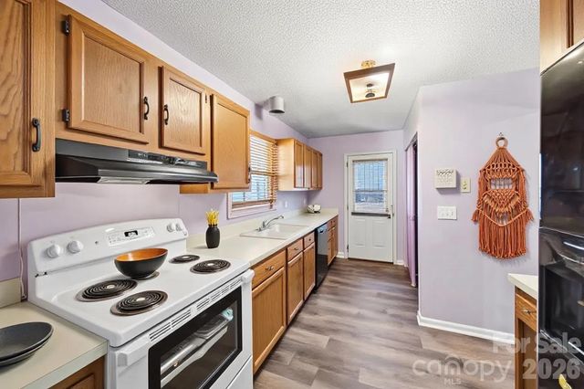 4301 Claybury Court, Charlotte, NC 28227