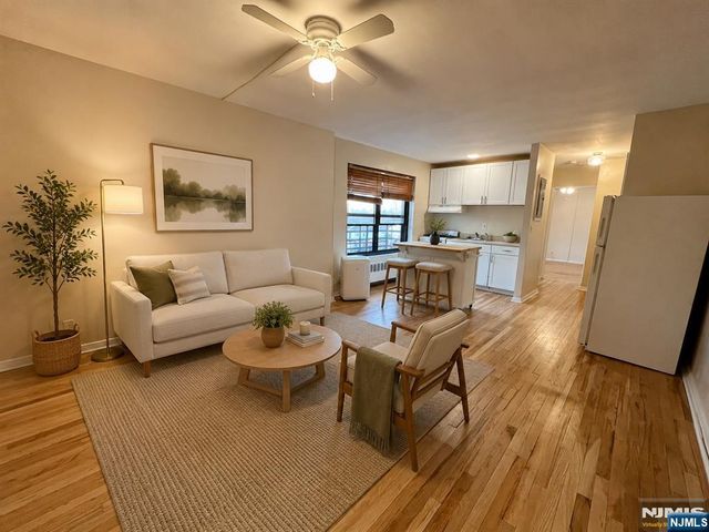 241 E Main Street 3A, Bergenfield, NJ 07621