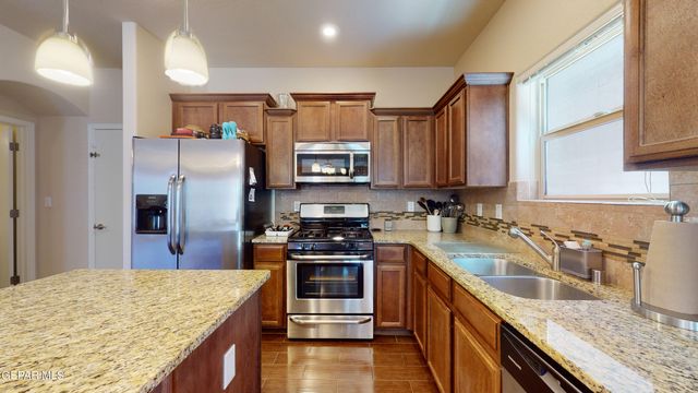 6689 Red Canyon Sage Lane, El Paso, TX 79912