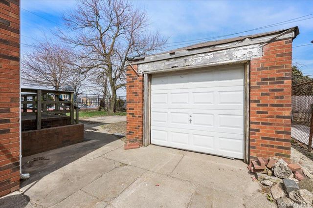 15 E Hudson Street, Long Beach, NY 11561