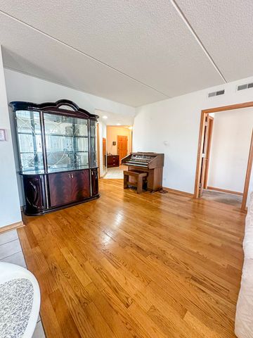 3258 N Harlem Avenue 209, Chicago, IL 60634