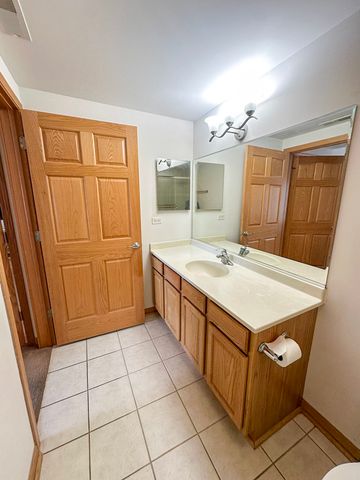 3258 N Harlem Avenue 209, Chicago, IL 60634