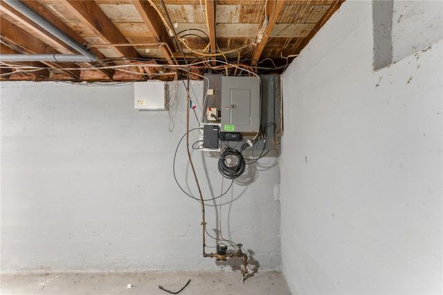 40 Shortway Drive, West Warwick, RI 02893