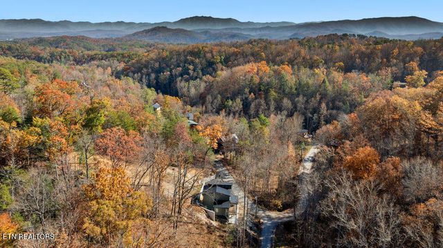 1590 Bear Valley Rd, Sevierville, TN 37876