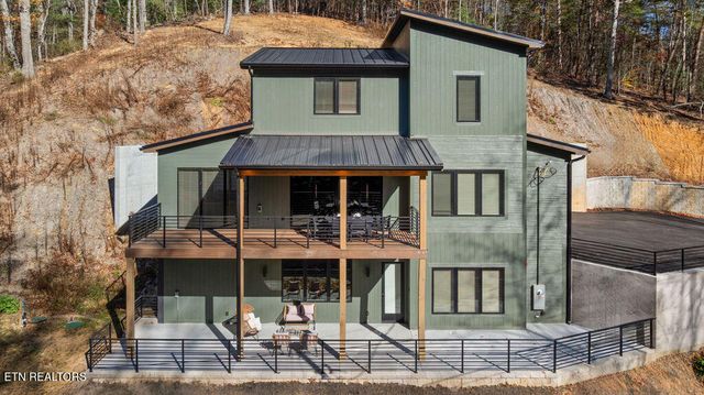 1590 Bear Valley Rd, Sevierville, TN 37876