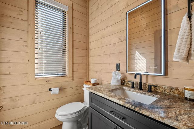 1590 Bear Valley Rd, Sevierville, TN 37876