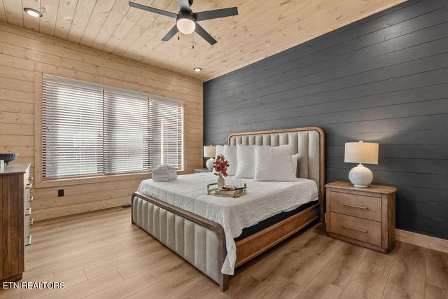 1590 Bear Valley Rd, Sevierville, TN 37876