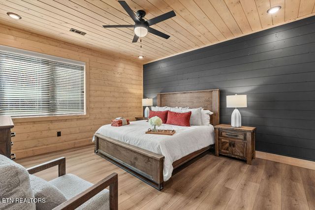 1590 Bear Valley Rd, Sevierville, TN 37876