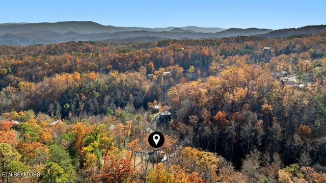 1590 Bear Valley Rd, Sevierville, TN 37876