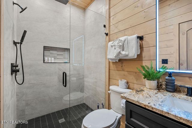 1590 Bear Valley Rd, Sevierville, TN 37876