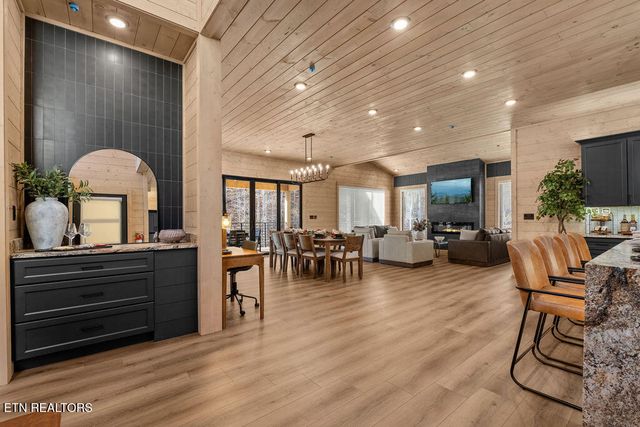 1590 Bear Valley Rd, Sevierville, TN 37876