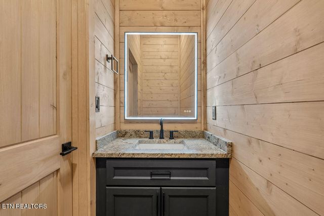 1590 Bear Valley Rd, Sevierville, TN 37876