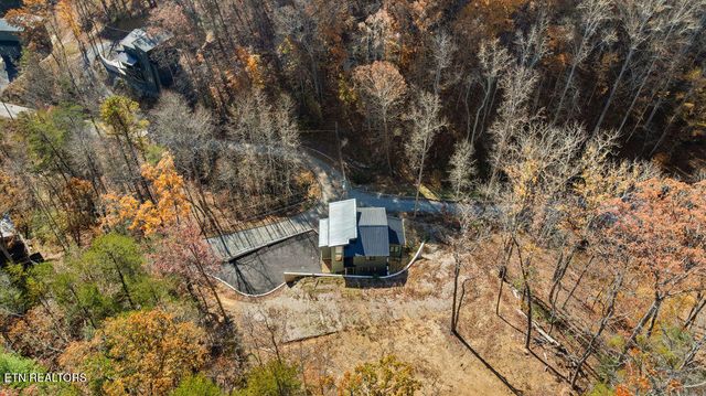1590 Bear Valley Rd, Sevierville, TN 37876