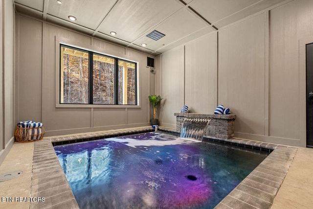 1590 Bear Valley Rd, Sevierville, TN 37876