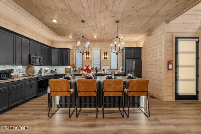 1590 Bear Valley Rd, Sevierville, TN 37876