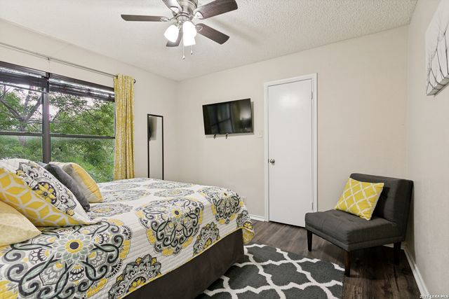 8842 Charter Pt., San Antonio, TX 78250