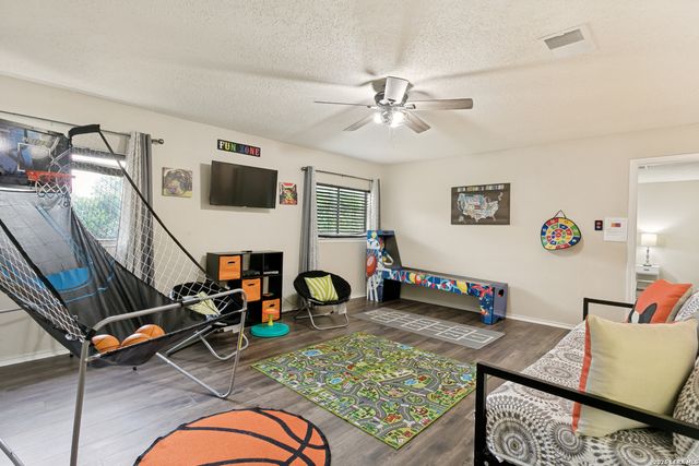 8842 Charter Pt., San Antonio, TX 78250