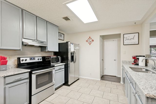8842 Charter Pt., San Antonio, TX 78250
