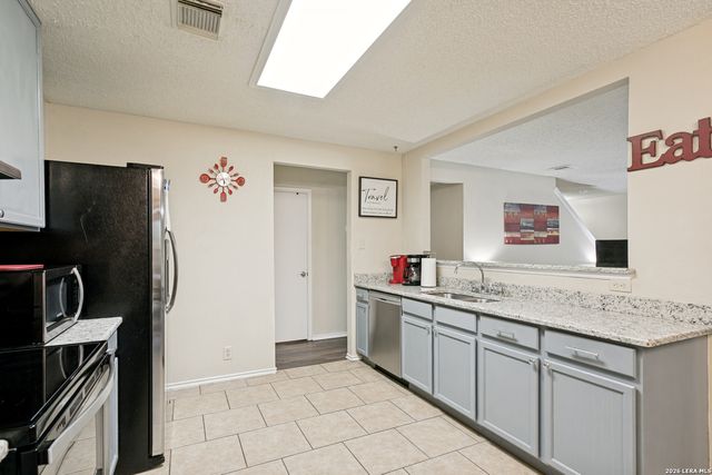8842 Charter Pt., San Antonio, TX 78250
