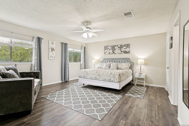 8842 Charter Pt., San Antonio, TX 78250